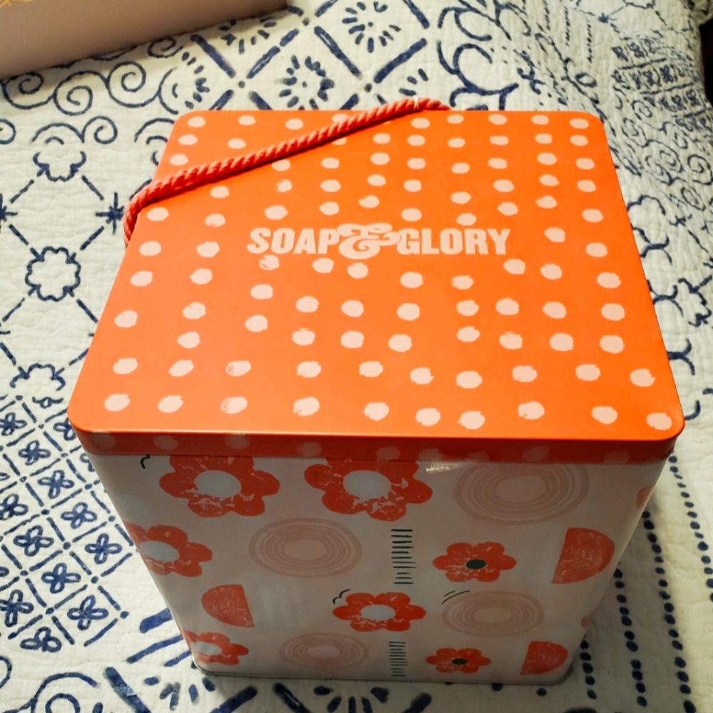 Soap and glory kit/set